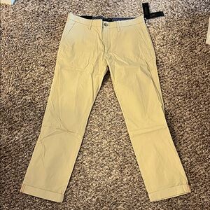 Summer Weight Aiden-Banana Republic Factory Men's Chinos in Light Khaki NWT